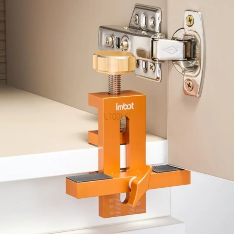 Woodworking Quick Clamps - تركيب باب الخزانة ، باب خزانة